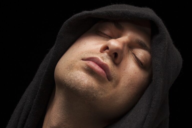 Fashion and Wellness: Comfortable and Stylish Loungewear Trends